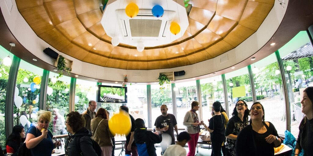 Esku-hartze iraungikorra Esku-hartze iraungikorra